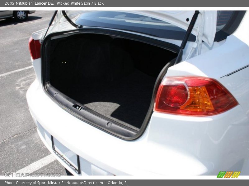 Wicked White Satin / Black 2009 Mitsubishi Lancer DE