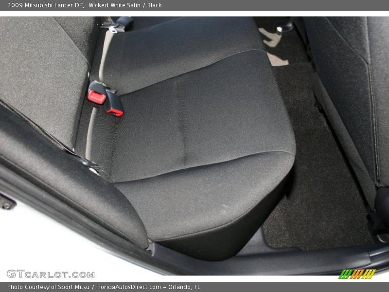 Wicked White Satin / Black 2009 Mitsubishi Lancer DE