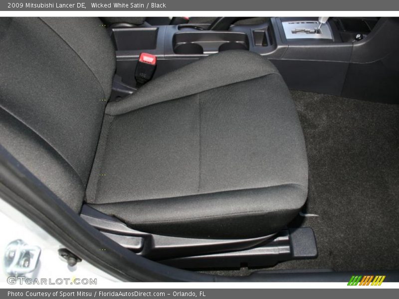 Wicked White Satin / Black 2009 Mitsubishi Lancer DE