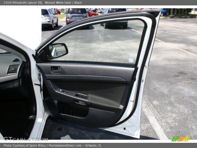 Wicked White Satin / Black 2009 Mitsubishi Lancer DE