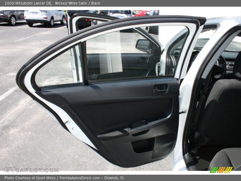 Wicked White Satin / Black 2009 Mitsubishi Lancer DE