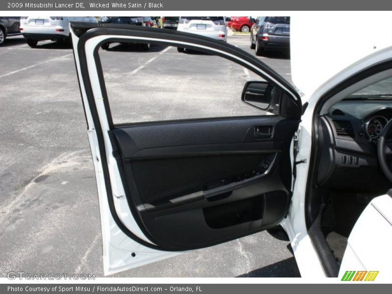 Wicked White Satin / Black 2009 Mitsubishi Lancer DE