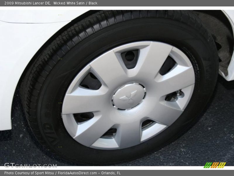 Wicked White Satin / Black 2009 Mitsubishi Lancer DE