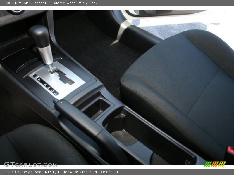 Wicked White Satin / Black 2009 Mitsubishi Lancer DE