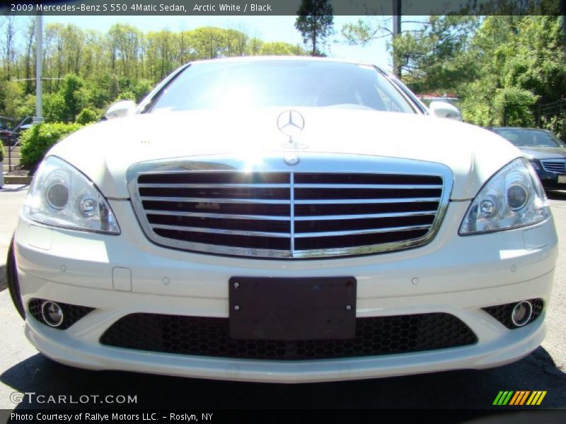 Arctic White / Black 2009 Mercedes-Benz S 550 4Matic Sedan