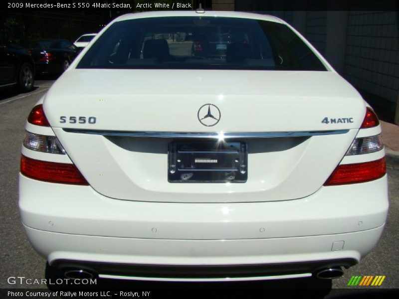 Arctic White / Black 2009 Mercedes-Benz S 550 4Matic Sedan