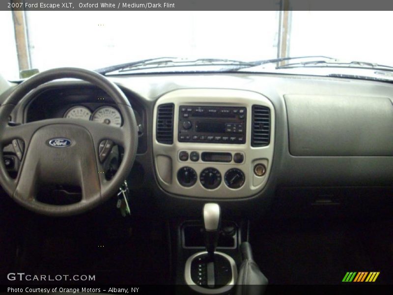 Oxford White / Medium/Dark Flint 2007 Ford Escape XLT