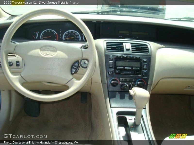 Silver Spruce Metallic / Ivory 2000 Toyota Avalon XL
