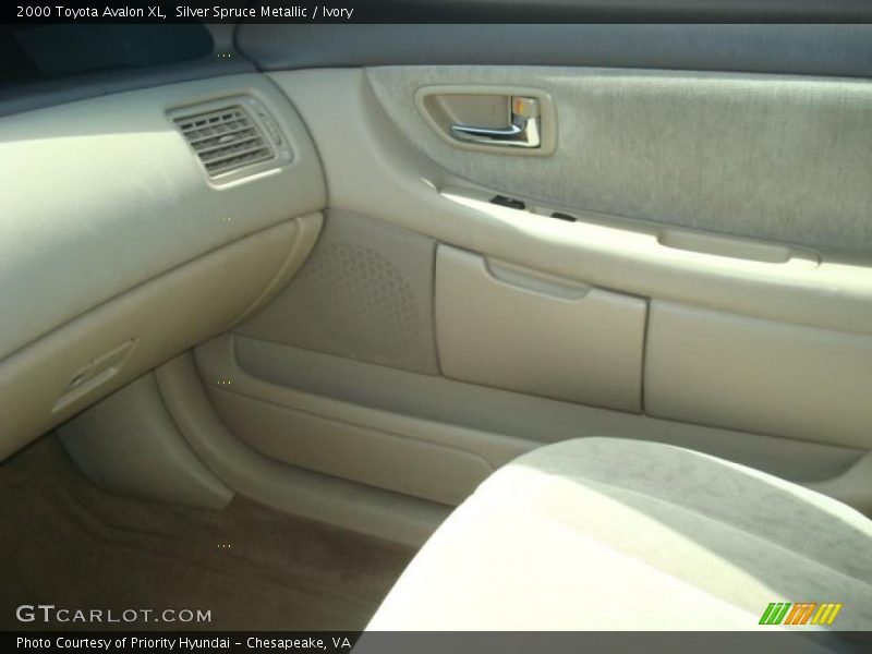 Silver Spruce Metallic / Ivory 2000 Toyota Avalon XL