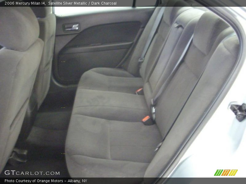 Satellite Silver Metallic / Dark Charcoal 2006 Mercury Milan I4