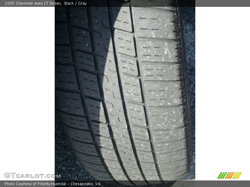 Black / Gray 2005 Chevrolet Aveo LT Sedan