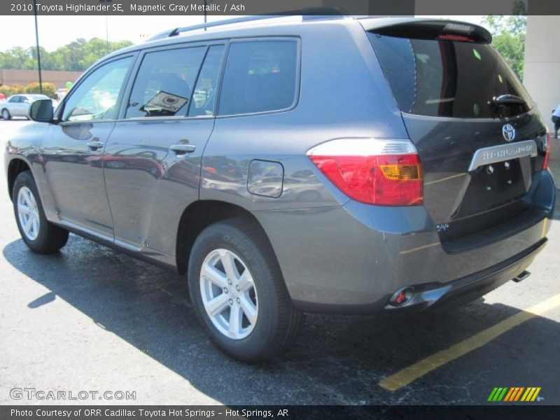 Magnetic Gray Metallic / Ash 2010 Toyota Highlander SE
