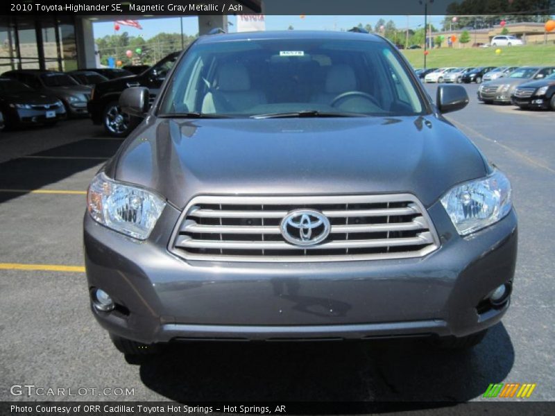 Magnetic Gray Metallic / Ash 2010 Toyota Highlander SE