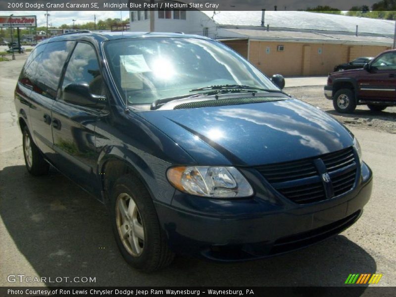 Midnight Blue Pearl / Medium Slate Gray 2006 Dodge Grand Caravan SE