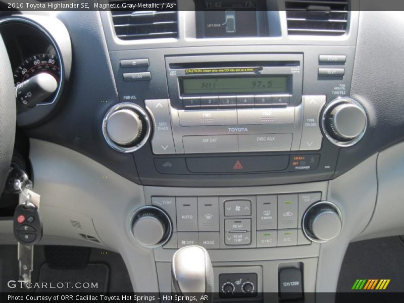 Magnetic Gray Metallic / Ash 2010 Toyota Highlander SE