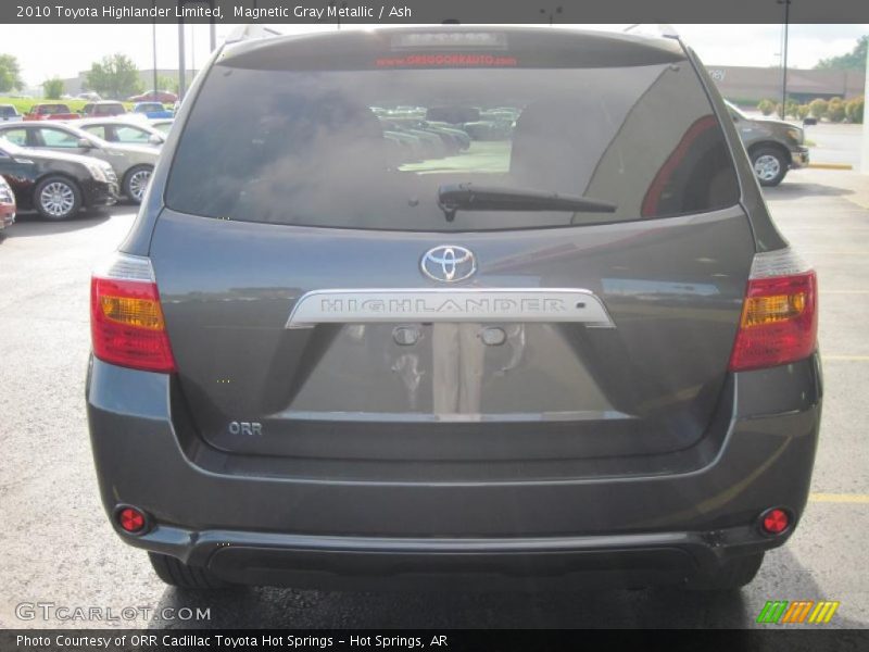 Magnetic Gray Metallic / Ash 2010 Toyota Highlander Limited