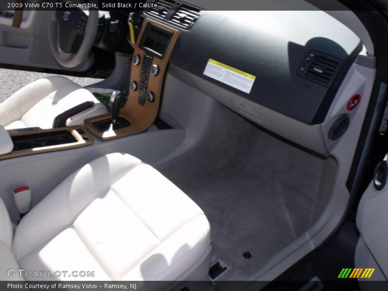 Solid Black / Calcite 2009 Volvo C70 T5 Convertible