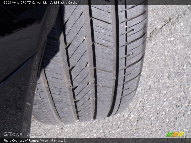 Solid Black / Calcite 2009 Volvo C70 T5 Convertible