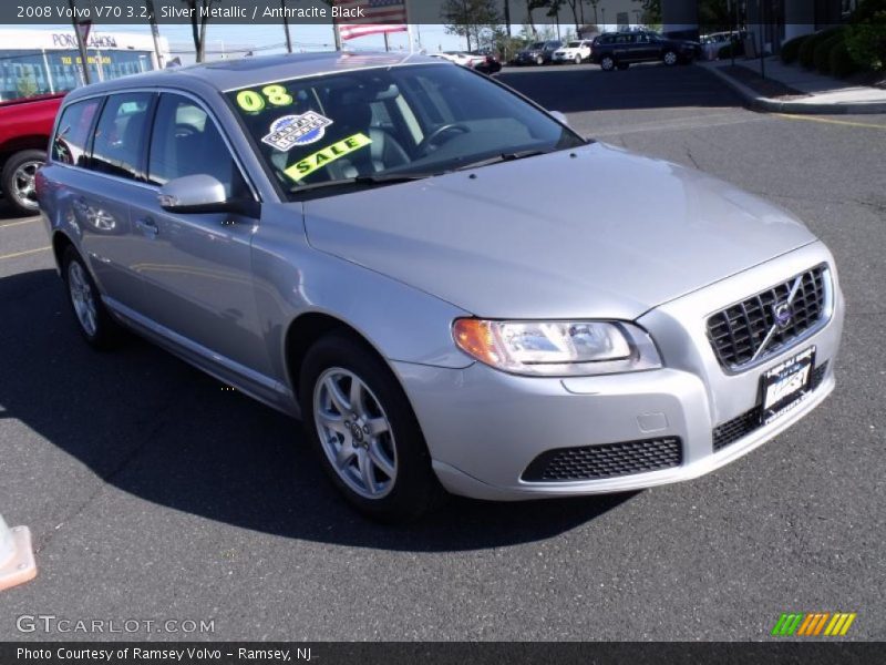 Silver Metallic / Anthracite Black 2008 Volvo V70 3.2
