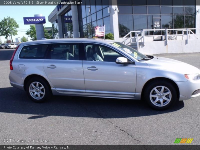 Silver Metallic / Anthracite Black 2008 Volvo V70 3.2