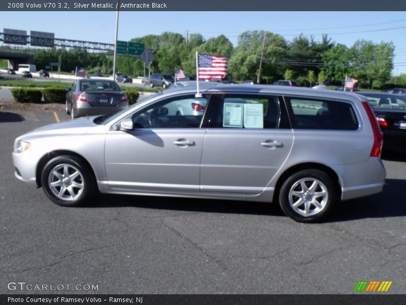 Silver Metallic / Anthracite Black 2008 Volvo V70 3.2