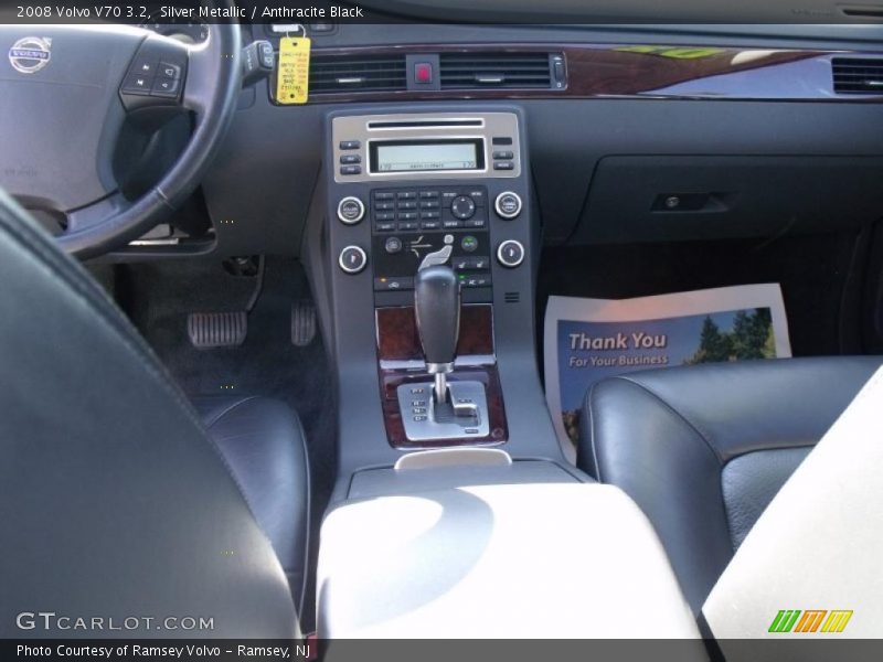 Silver Metallic / Anthracite Black 2008 Volvo V70 3.2
