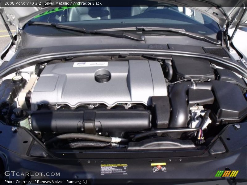 Silver Metallic / Anthracite Black 2008 Volvo V70 3.2