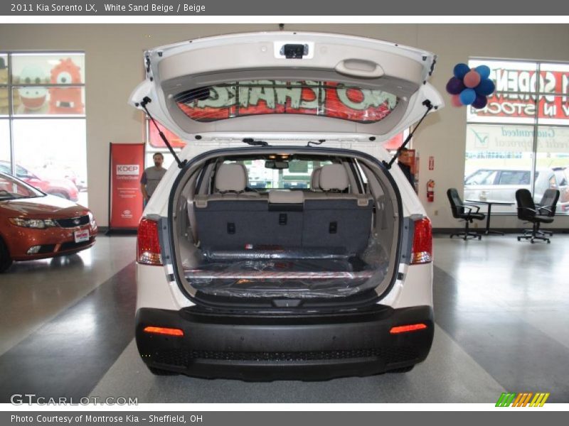 White Sand Beige / Beige 2011 Kia Sorento LX