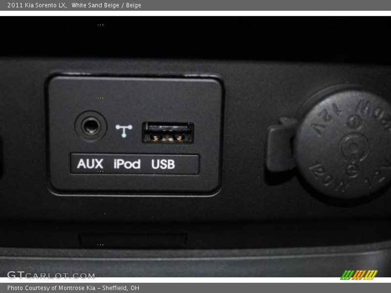 White Sand Beige / Beige 2011 Kia Sorento LX