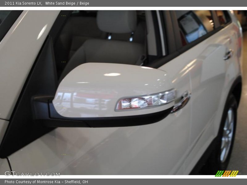 White Sand Beige / Beige 2011 Kia Sorento LX