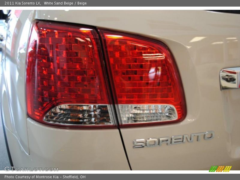 White Sand Beige / Beige 2011 Kia Sorento LX
