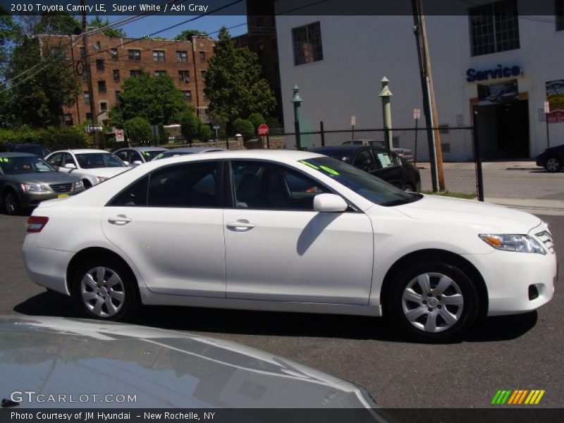 Super White / Ash Gray 2010 Toyota Camry LE