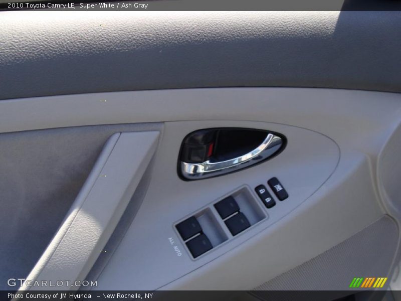 Super White / Ash Gray 2010 Toyota Camry LE
