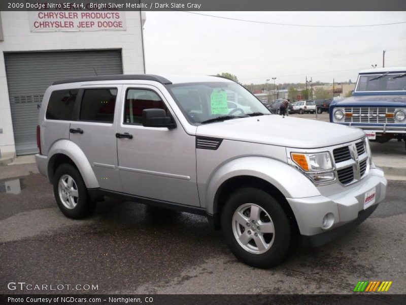 Bright Silver Metallic / Dark Slate Gray 2009 Dodge Nitro SE 4x4