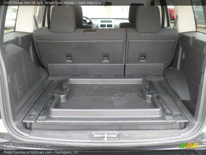 Bright Silver Metallic / Dark Slate Gray 2009 Dodge Nitro SE 4x4