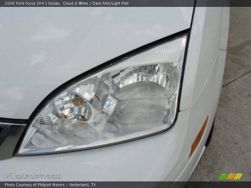 Cloud 9 White / Dark Flint/Light Flint 2006 Ford Focus ZX4 S Sedan