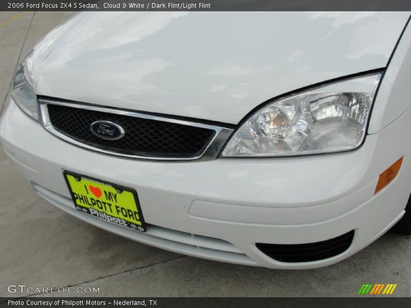 Cloud 9 White / Dark Flint/Light Flint 2006 Ford Focus ZX4 S Sedan