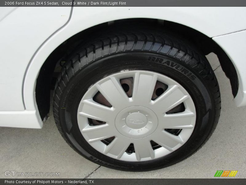 Cloud 9 White / Dark Flint/Light Flint 2006 Ford Focus ZX4 S Sedan