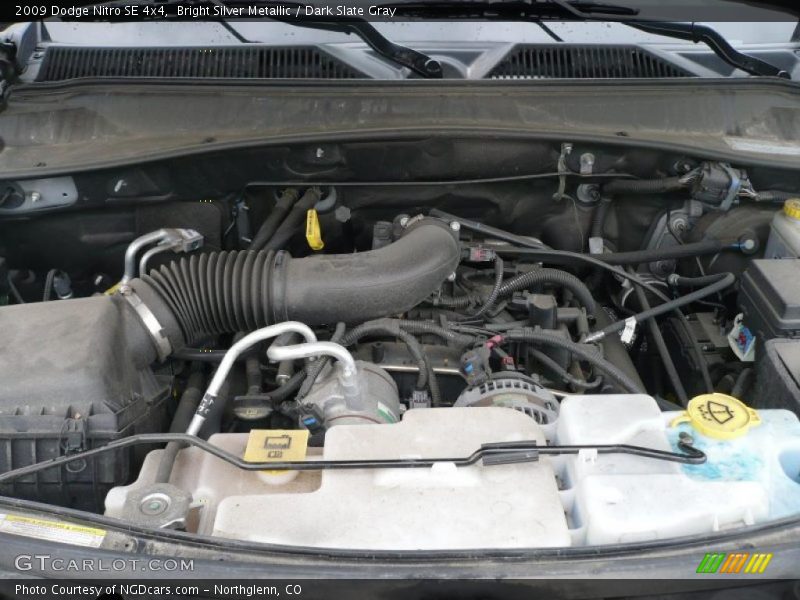Bright Silver Metallic / Dark Slate Gray 2009 Dodge Nitro SE 4x4