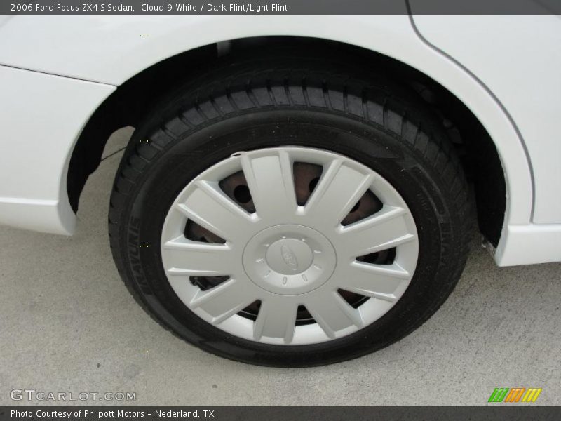 Cloud 9 White / Dark Flint/Light Flint 2006 Ford Focus ZX4 S Sedan