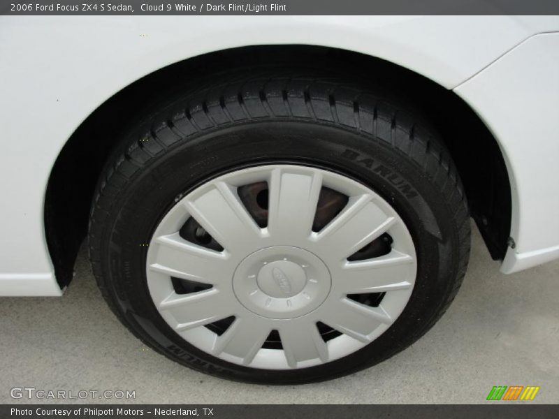 Cloud 9 White / Dark Flint/Light Flint 2006 Ford Focus ZX4 S Sedan