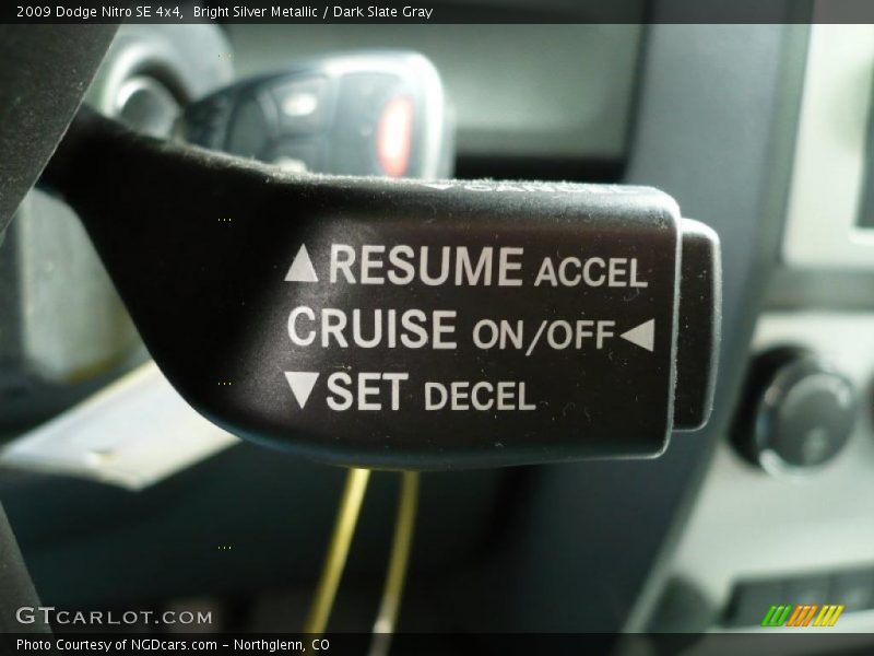 Bright Silver Metallic / Dark Slate Gray 2009 Dodge Nitro SE 4x4