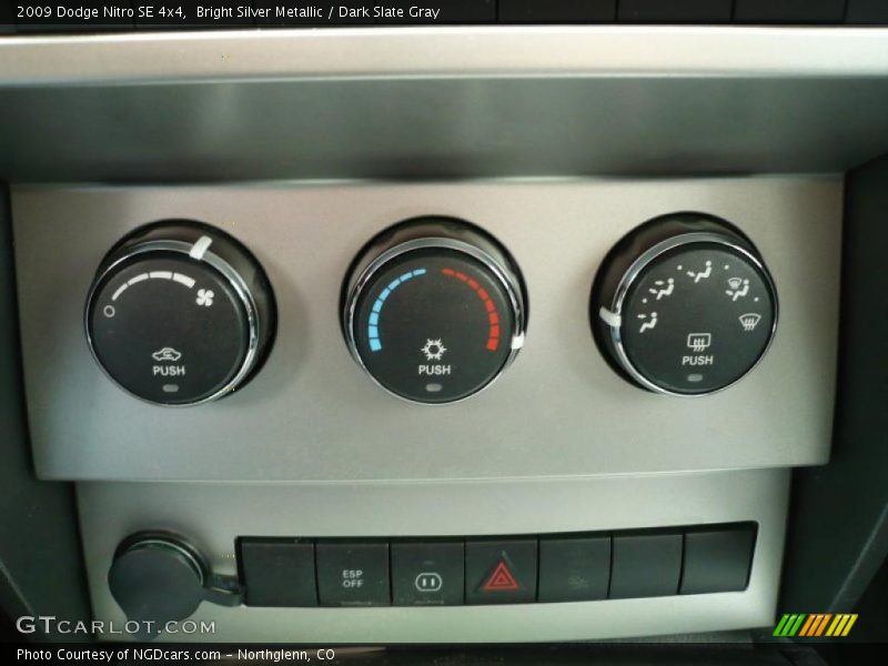 Bright Silver Metallic / Dark Slate Gray 2009 Dodge Nitro SE 4x4