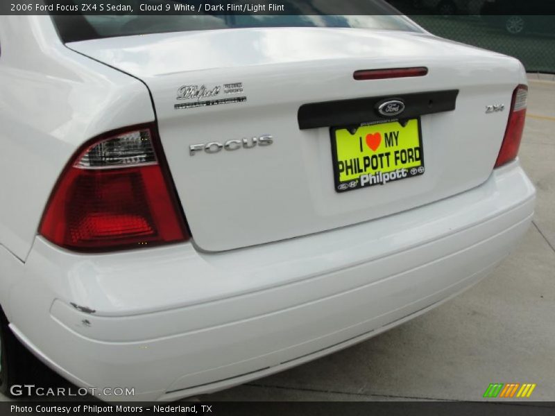 Cloud 9 White / Dark Flint/Light Flint 2006 Ford Focus ZX4 S Sedan