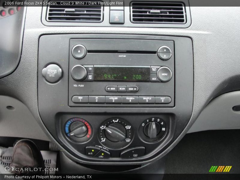 Cloud 9 White / Dark Flint/Light Flint 2006 Ford Focus ZX4 S Sedan