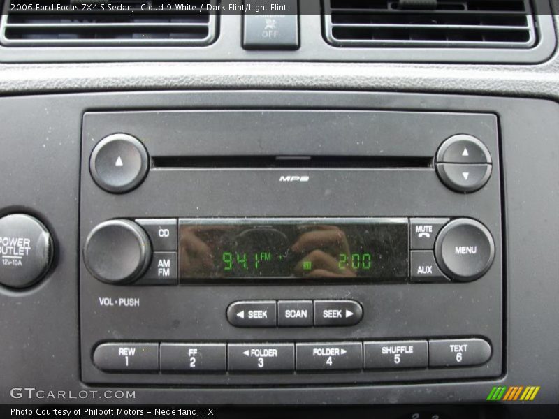 Cloud 9 White / Dark Flint/Light Flint 2006 Ford Focus ZX4 S Sedan