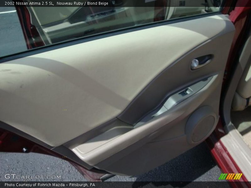 Nouveau Ruby / Blond Beige 2002 Nissan Altima 2.5 SL