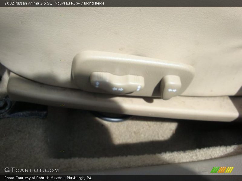Nouveau Ruby / Blond Beige 2002 Nissan Altima 2.5 SL