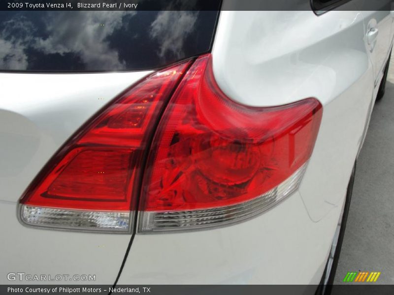 Blizzard Pearl / Ivory 2009 Toyota Venza I4
