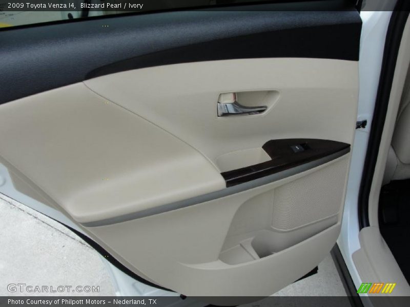 Blizzard Pearl / Ivory 2009 Toyota Venza I4